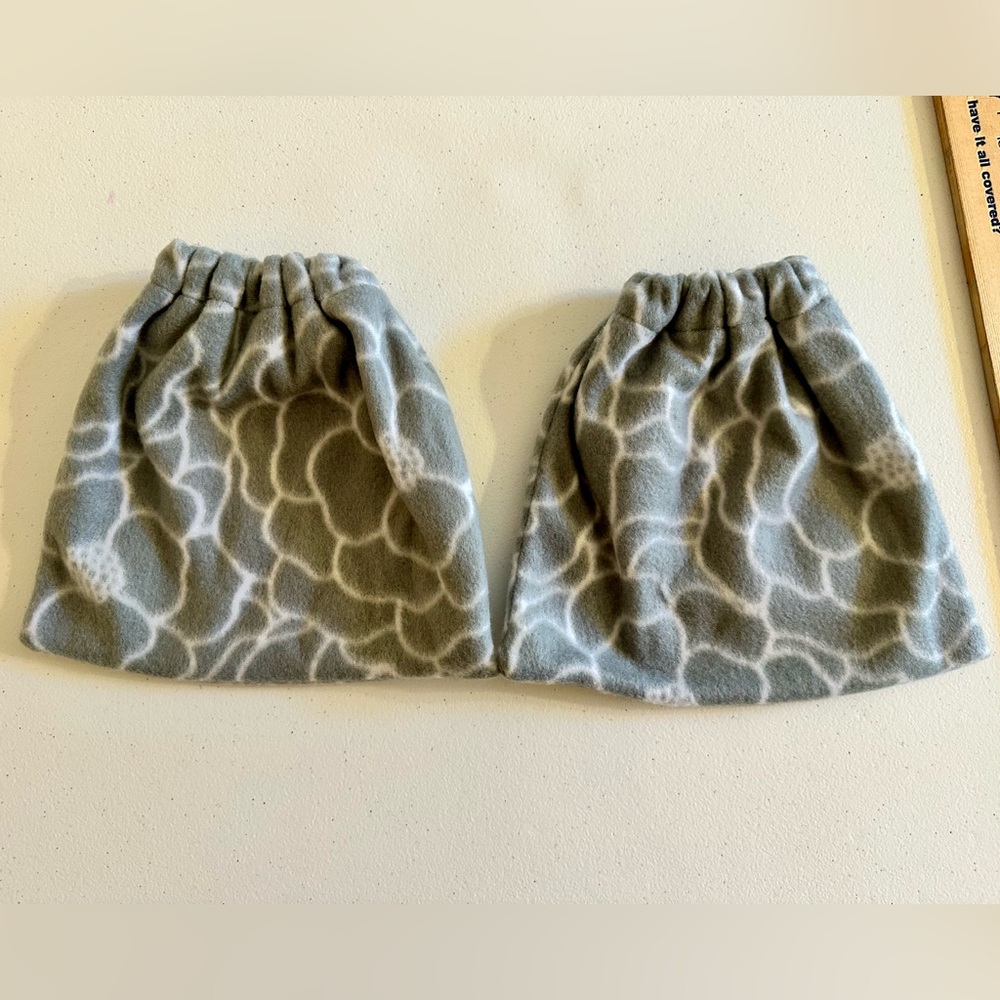 Gray floral stirrup covers - Picture 2 of 5
